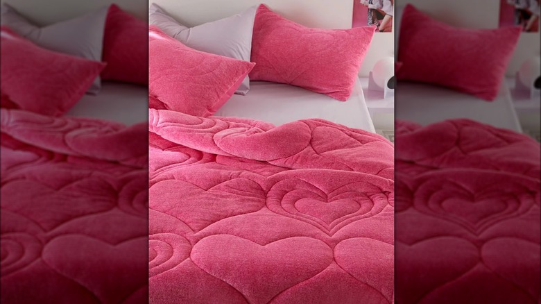 Messy Pink heart puff bedding