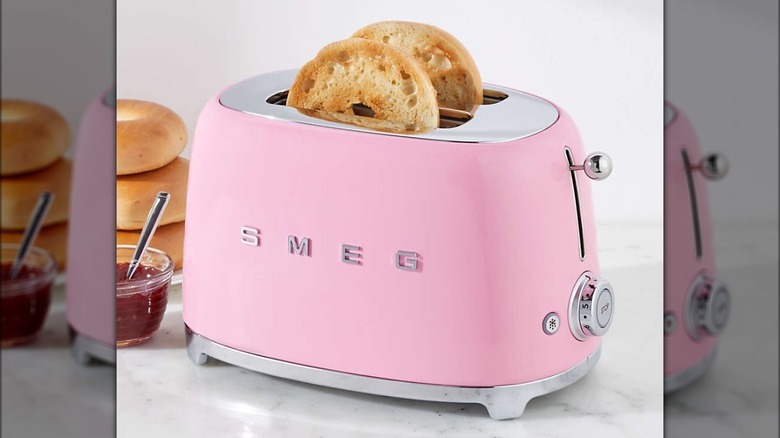 SMEG toaster in pink