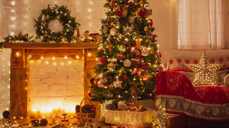 wreath on Christmas mantel