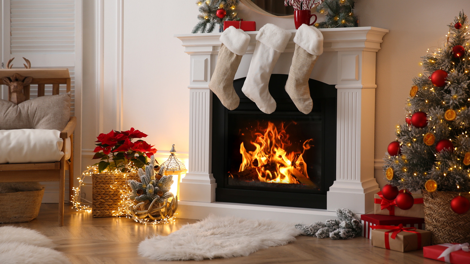 20 Christmas Mantel Decor Ideas For A Beautifully Festive Fireplace