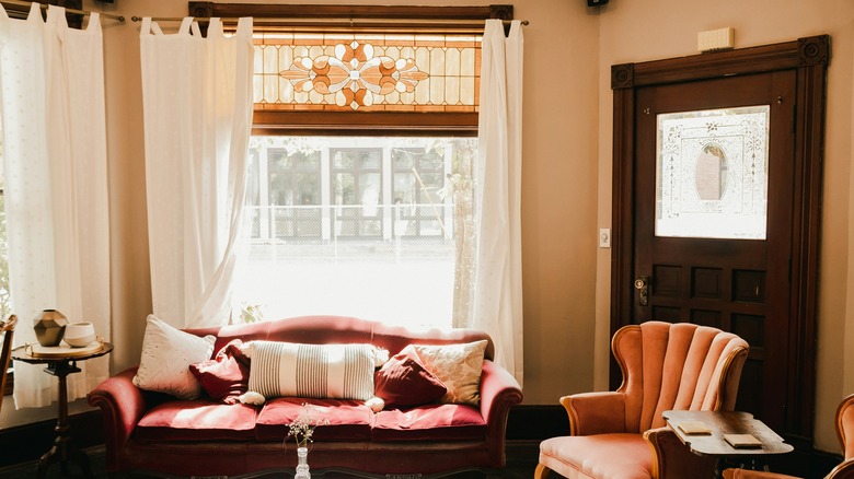 burgundy and khaki home design