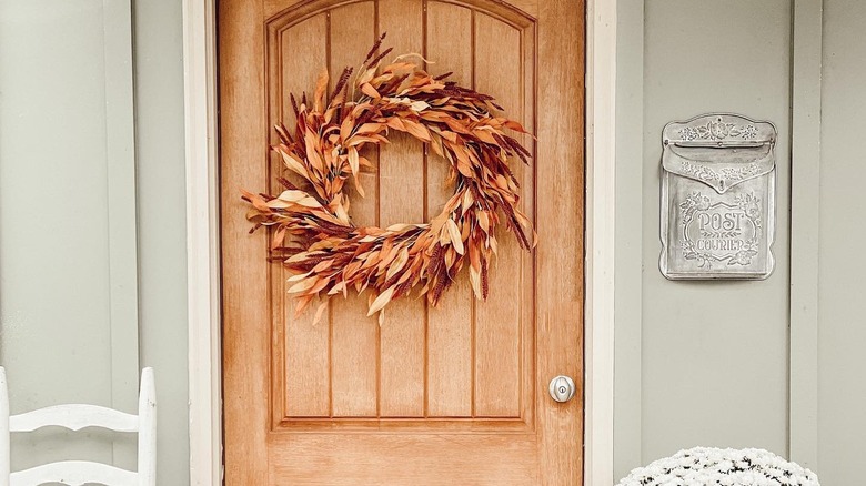 Dried leaf wreath
