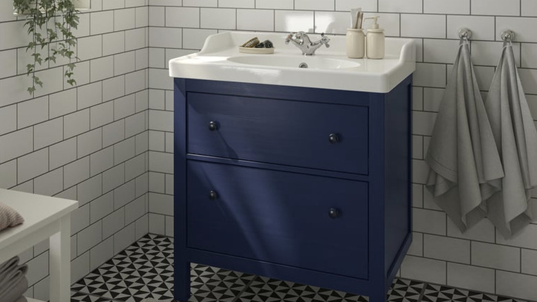 IKEA HEMNES / RUTSJÖN Bathroom Vanity