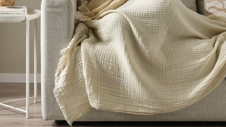 IKEA VALLKRASSING Throw