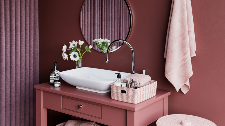 Dark pink bathroom