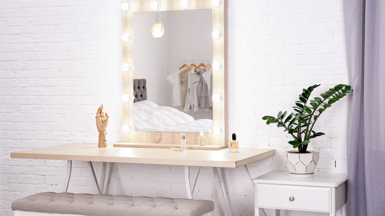 Get Ready in Style with a Luxe Make-up Vanity for Your Bedroom