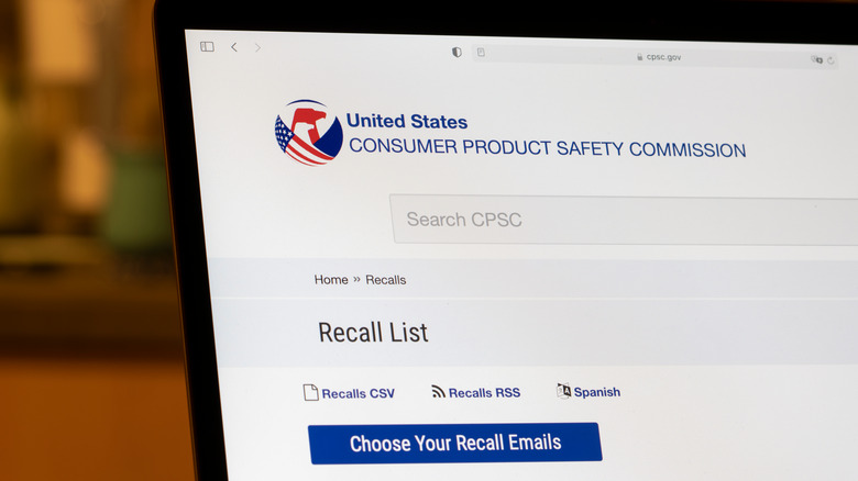 recall website on a computer
