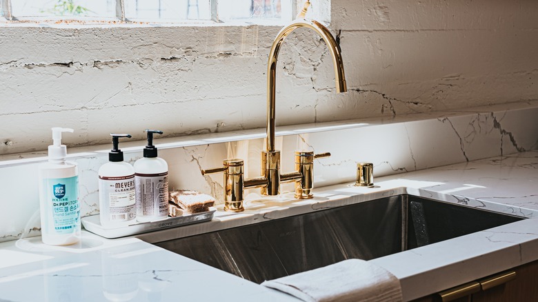 Gold sink hardware