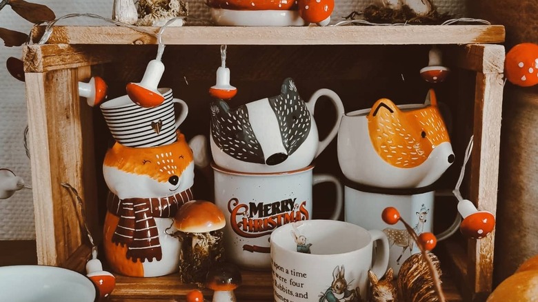A small and cozy mug display
