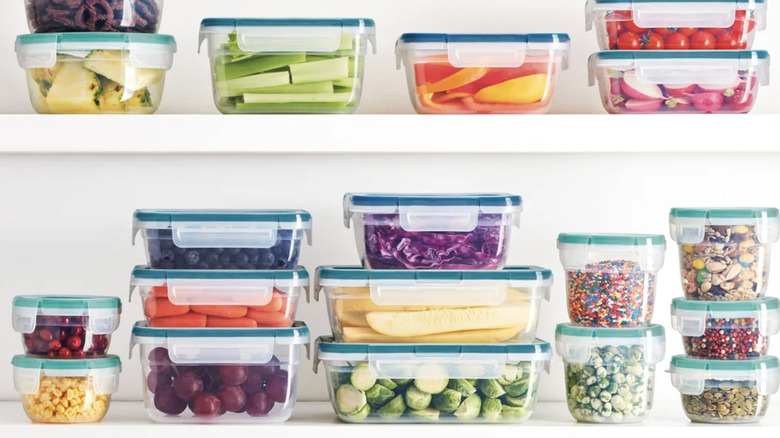 Snapware plastic food storage set