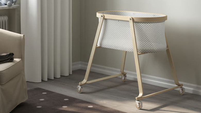 IKEA ÄLSKVÄRD Bassinet with sleeping pad