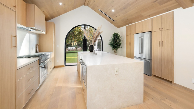 Vaulted ceiling with recessed light