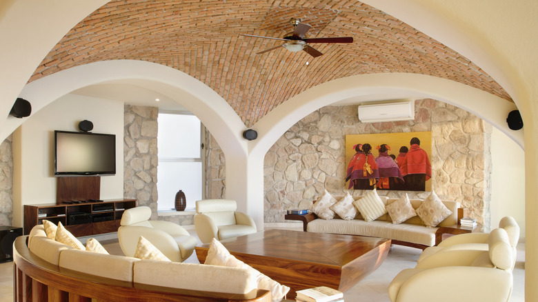 Home with a domed ceiling in the living room