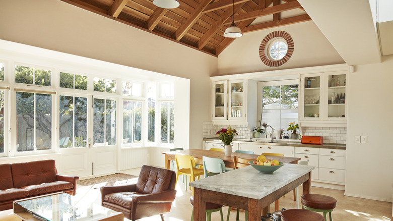 Open floor plan house with a vaulted ceiling