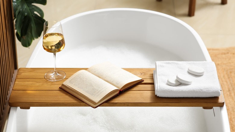 Wood bath tray with wine
