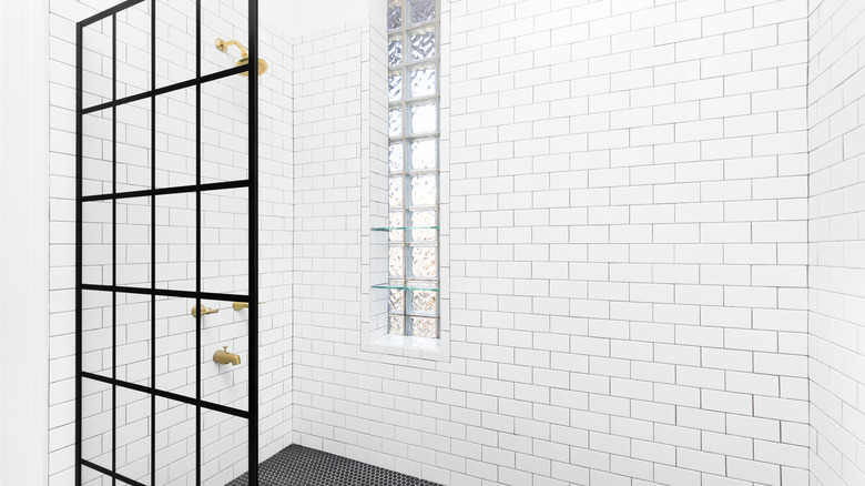 black and white bathroom