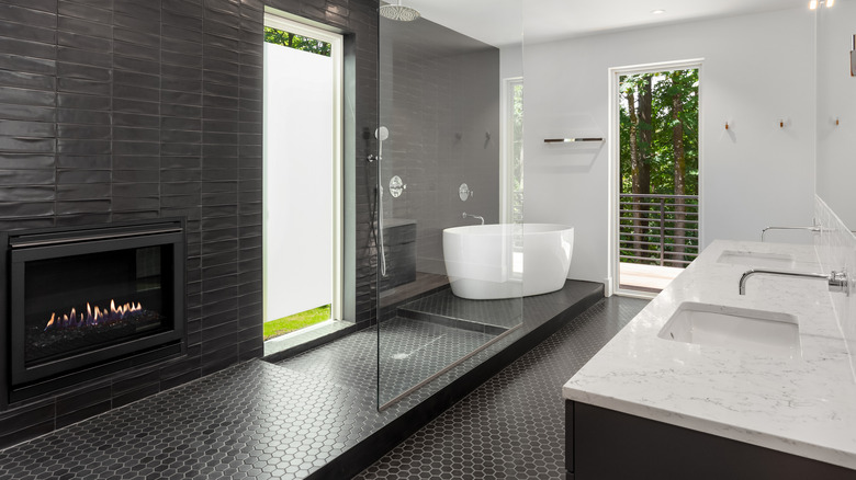 Modern monochrome bathroom