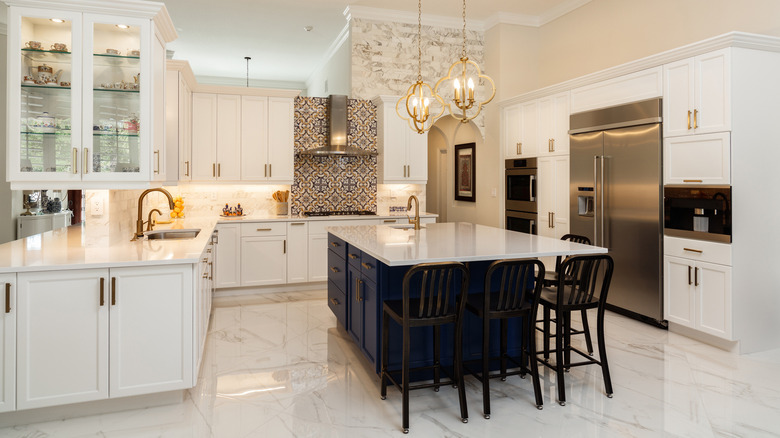 Reflective marble kitchen floors