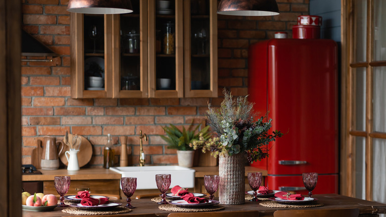 pop of color kitchen