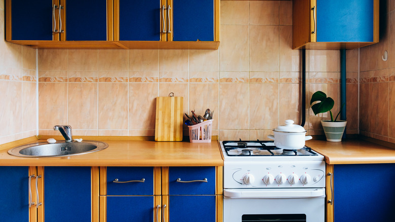 color blocking kitchen