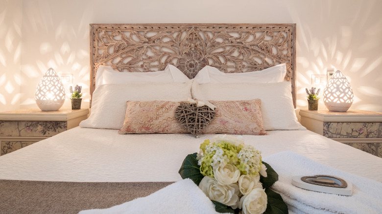 romantic bedroom