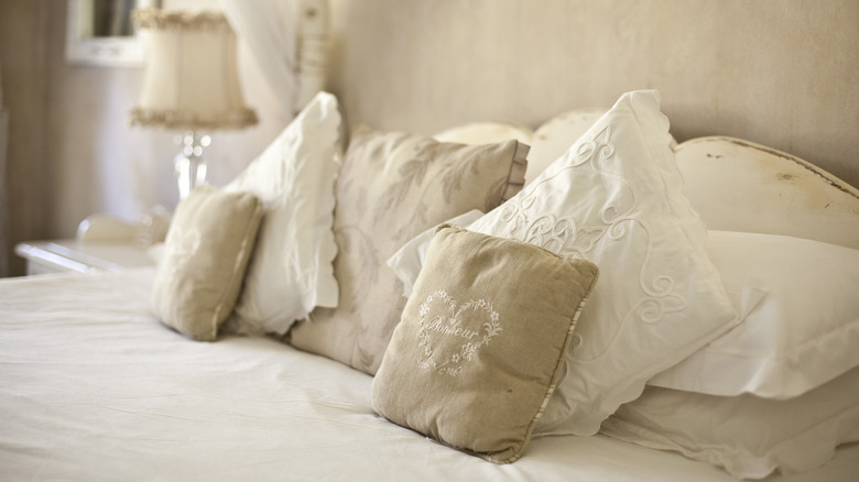 two-toned bedding