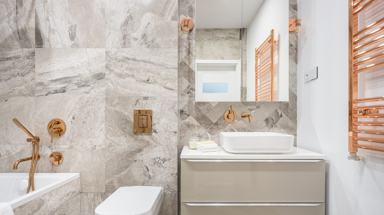 golden faucets and bathroom fixtures