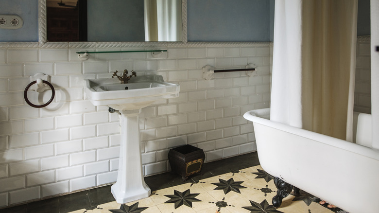Vintage style bathroom