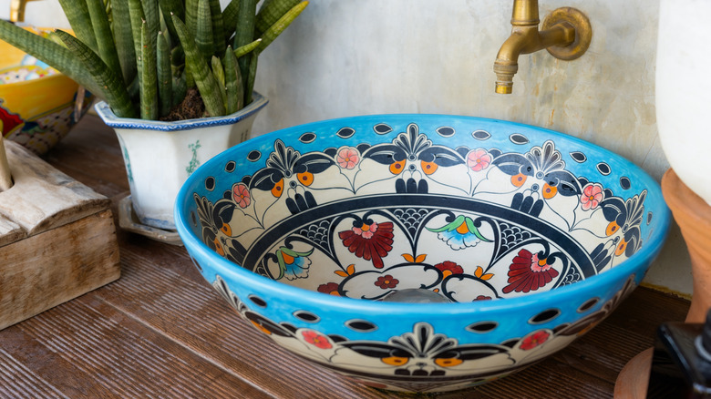 floral patterned sink