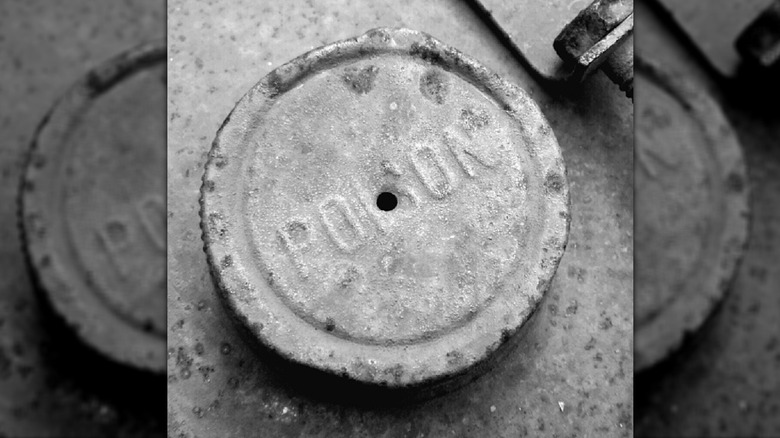old poison lid