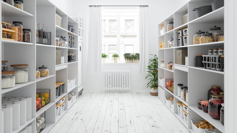 Smart Design Over The Door Adjustable Pantry Organizer Rack w/ 6 Adjustable Shelves - Steel