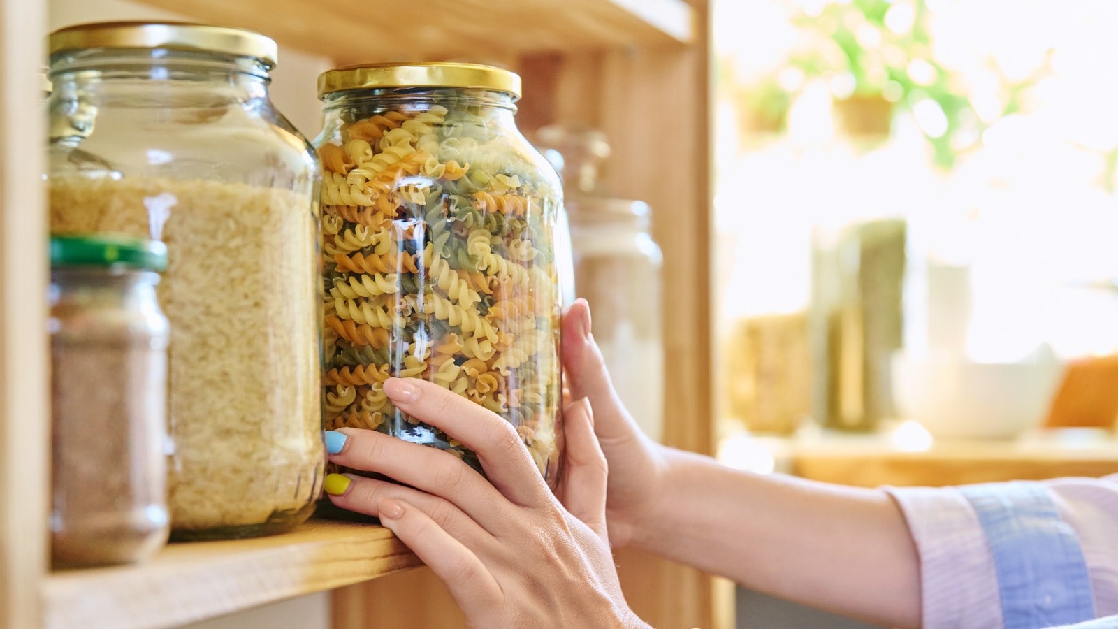 29 Pantry Shelf Ideas That Will Transform Your Kitchen Storage – House Digest