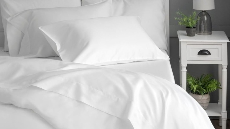 White bedding design