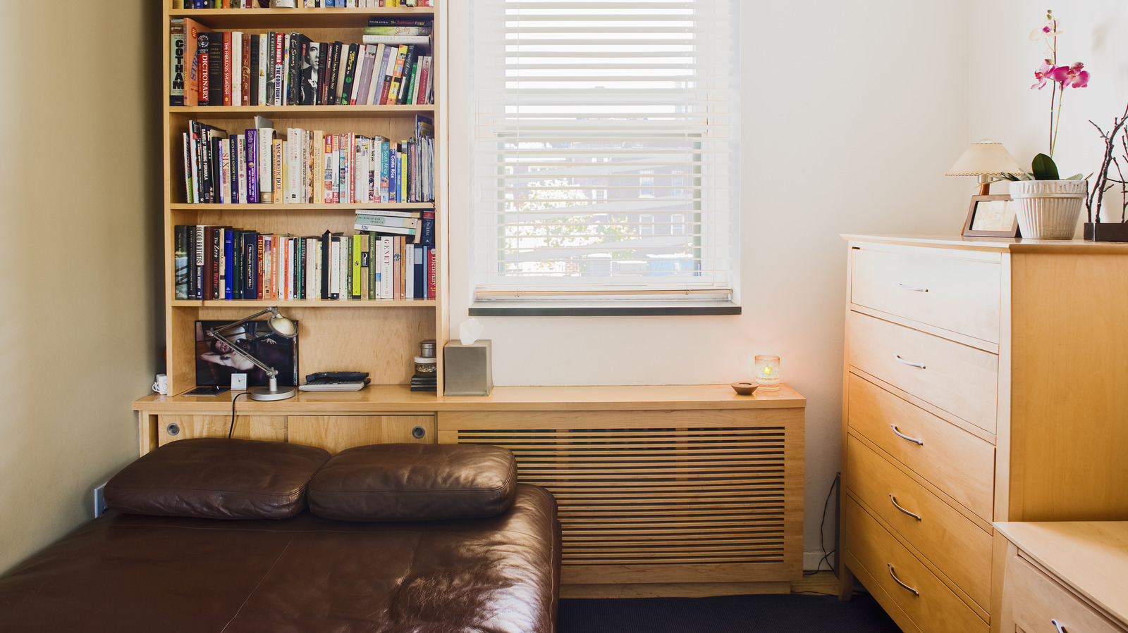 3 Ways To Make The Most Of A Small Guest Room