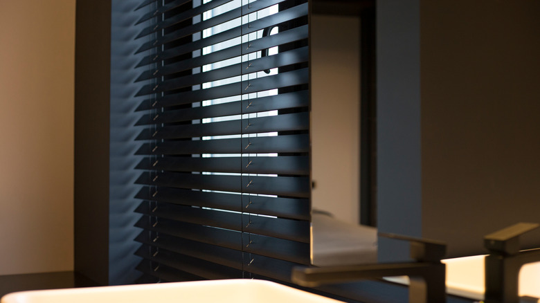 dark blinds
