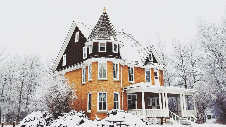 Queen Anne style house