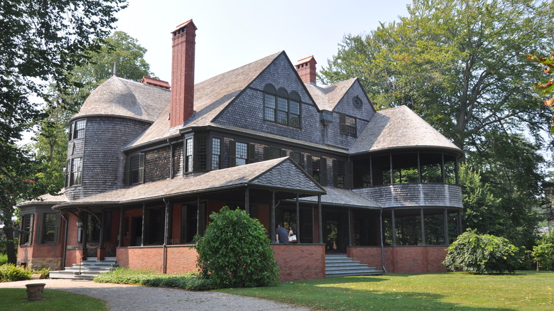 isolated shingle house