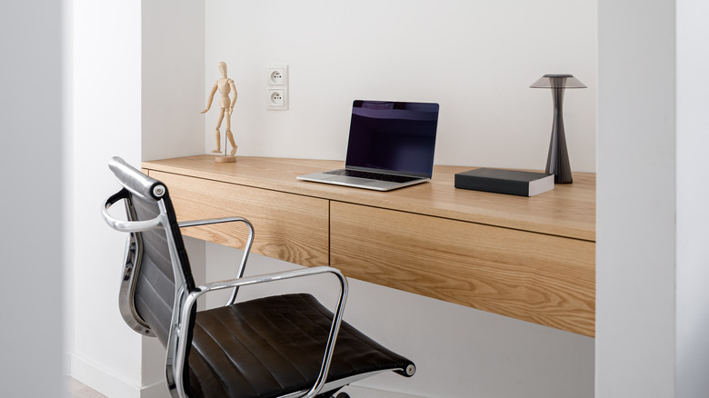modern style desk 