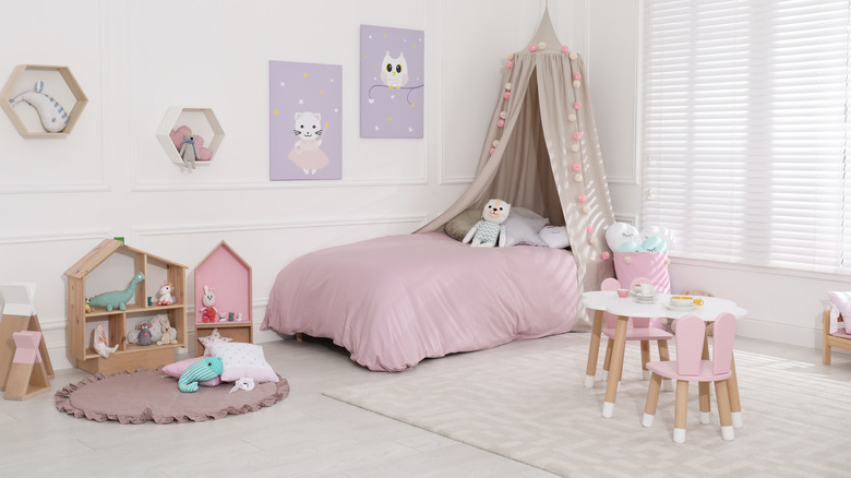 pink kids room