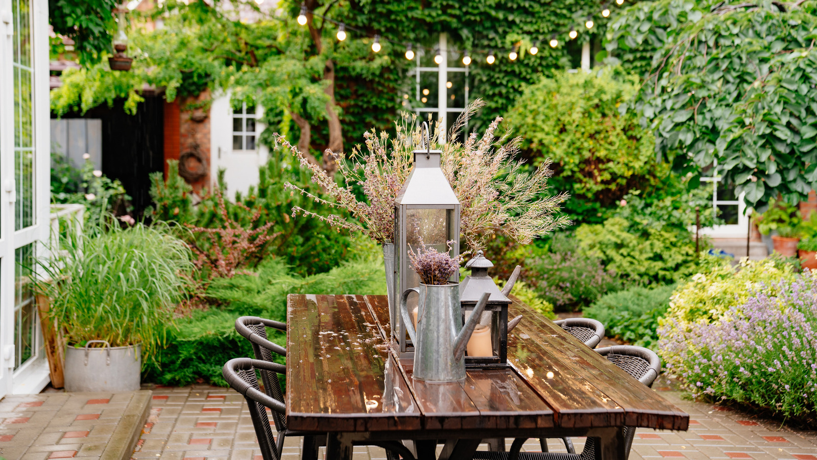 34 Creative Small Garden Ideas - Indoor and Outdoor Garden Designs for  Small Spaces