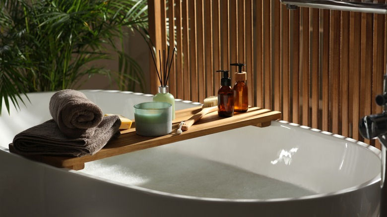 Luxury bath tray 