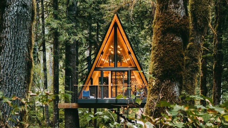 30 Stunning Treehouses You Can Rent On Airbnb 30 Stunning Treehouses You Can Rent On Airbnb