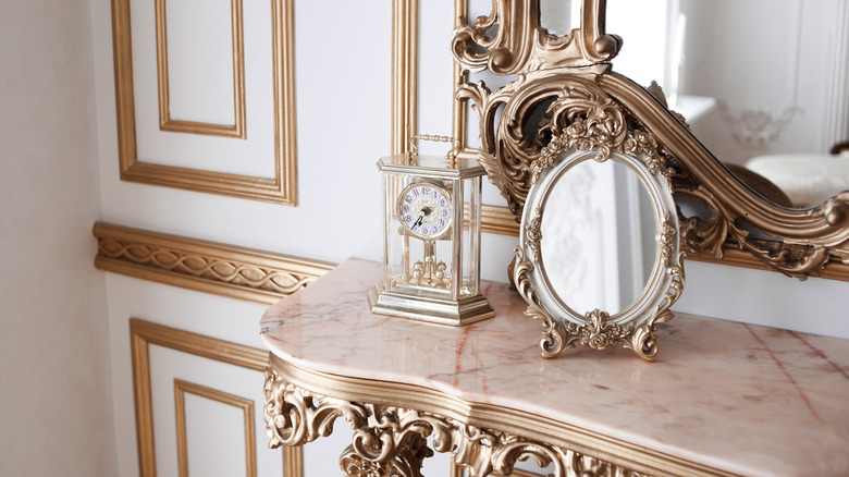 golden details in the bedroom