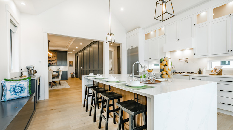 white farmhouse kitchen