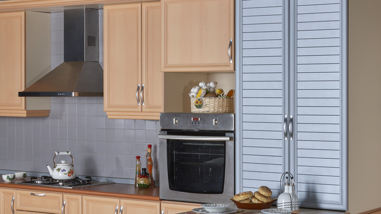 blonde kitchen cabinets