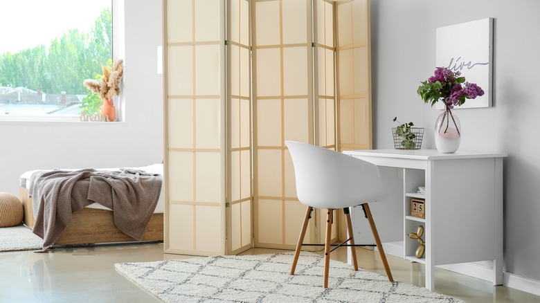 bedroom divider screen