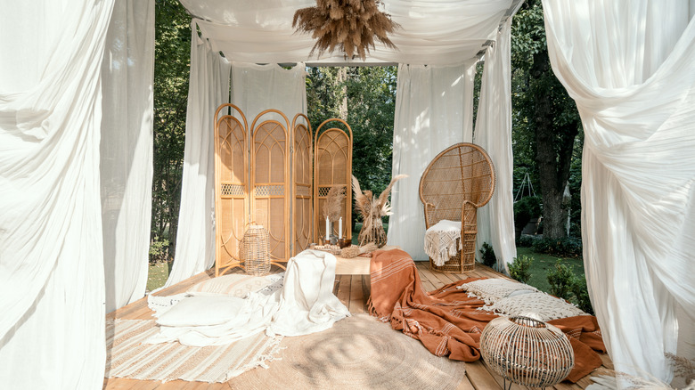 bamboo screen outdoors