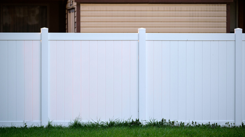 vinyl fencing around home