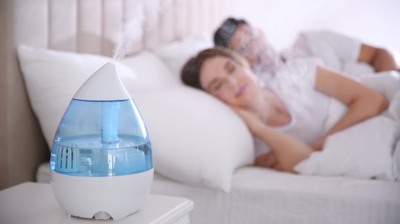 humidifier in the bedroom