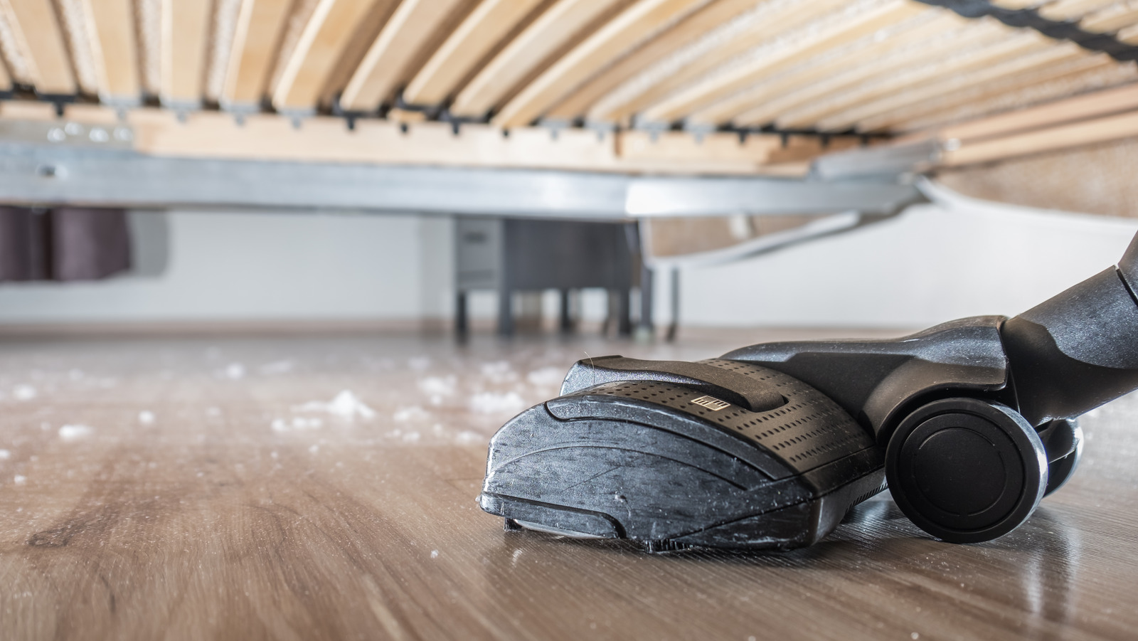 https://www.housedigest.com/img/gallery/4-tips-for-preventing-dust-buildup-under-the-bed/l-intro-1664987750.jpg